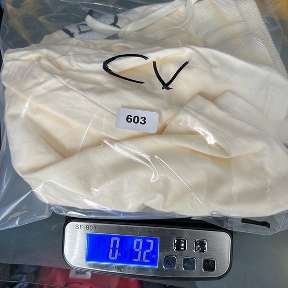 RAW OWN THE NOW MENS SIZE MEDIUM CREAM GRAPHIC PATCH LEGEND 2 POCKET SHORTS - Picture 9 of 9